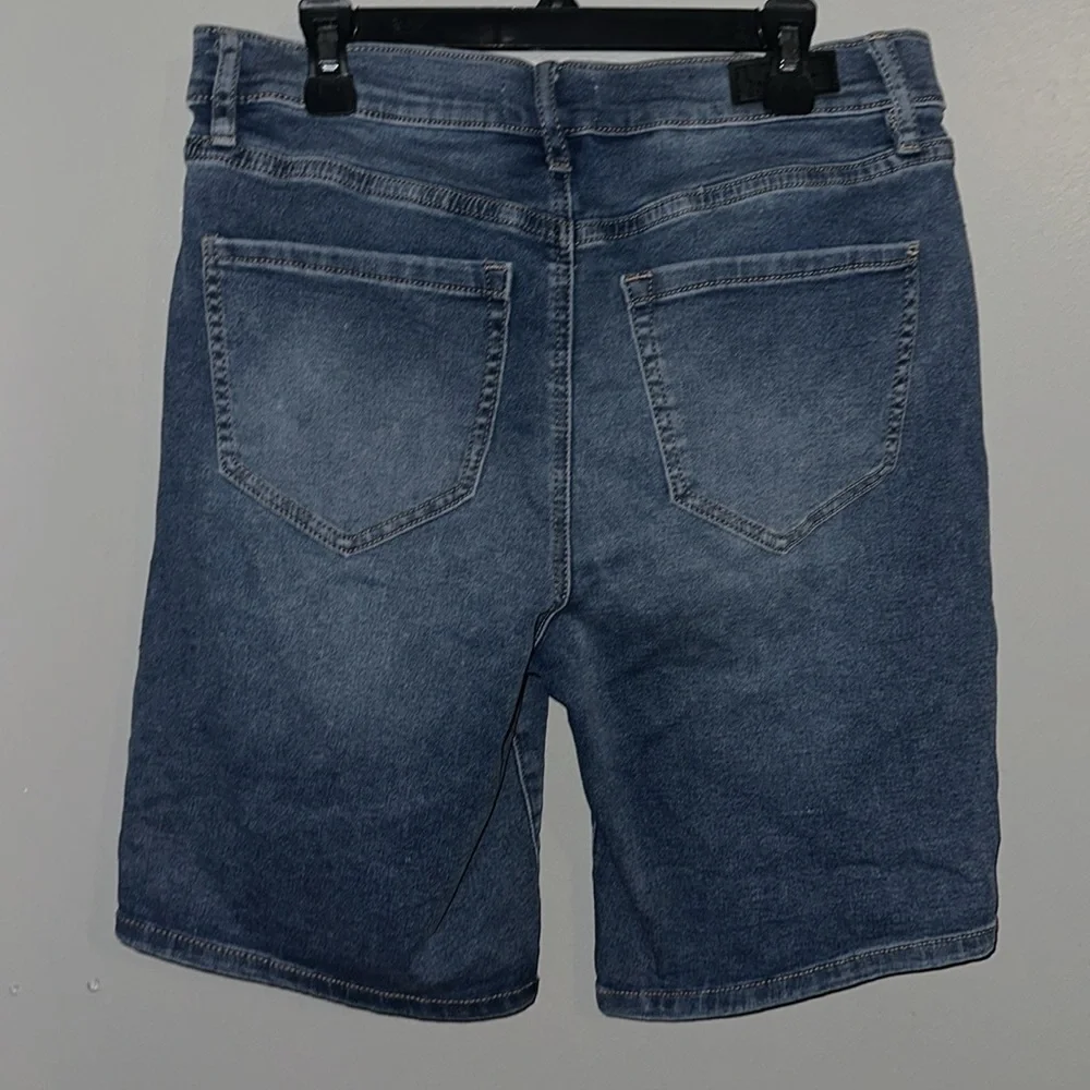 Nicole Miller Soho High Rise Denim Bermuda Shorts Size 6 Stretch Classic Blue - Picture 7 of 8